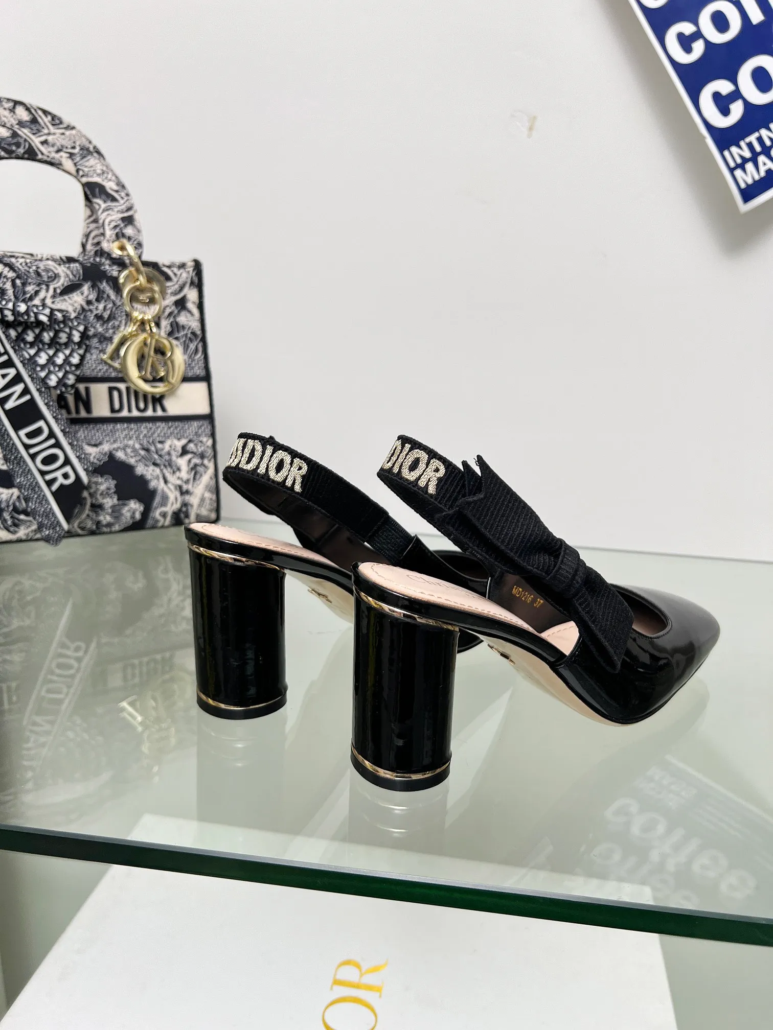 👟👟Ex-factory price 560👟👟 Dior 2024 spring and summer haute couture series new ballet iconic electric embroidered cannage pattern low-heeled ballerina shoes CD letter logo pearl buckle thick heel bow sandals Material: imported metal sheepskin/environmentally friendly cannage pattern tweed Lining: water-dyed sheepskin lining Outsole: Italian leather outsole Heel height: 3.5CM, 8CM Code number: 34-43 (34.40.41.42.43 customized, non-refundable and non-exchangeable)